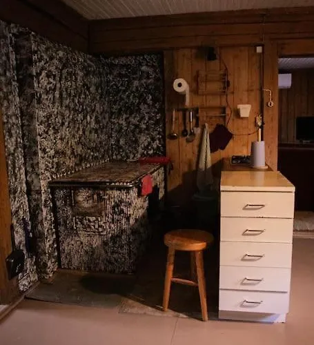 Tonise Puhketalu بيت للعطل